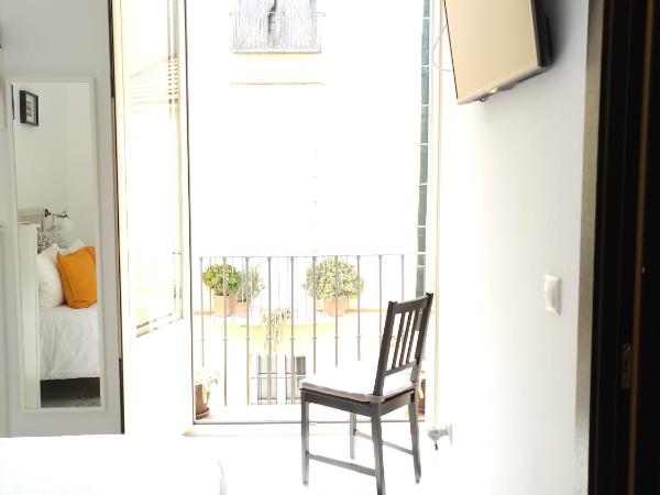 La Siesta de Picasso : photo 5 de la chambre chambre double avec balcon