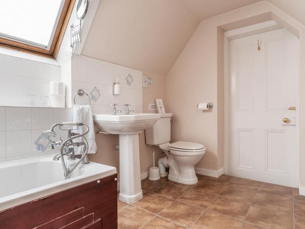 Aynetree Guest House : photo 5 de la chambre chambre double avec salle de bains privative