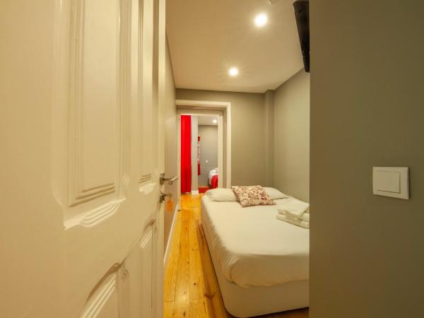 The Bridge : photo 4 de la chambre chambre triple avec salle de bains commune