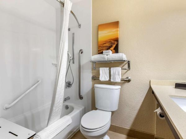 Comfort Inn San Diego Old Town : photo 5 de la chambre chambre lit king-size standard avec baignoire accessible aux personnes à mobilité réduite - non-fumeurs