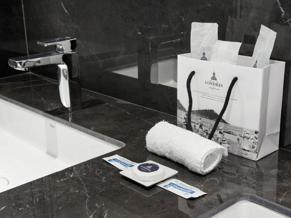 Hotel de Londres y de Inglaterra : photo 9 de la chambre petite chambre double - vue sur mer