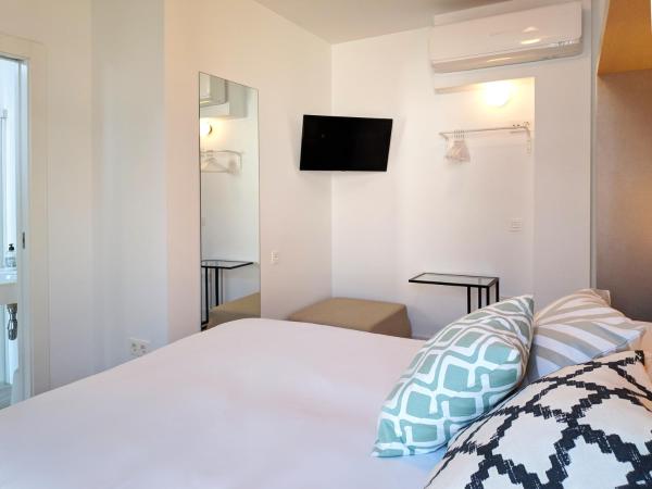 Broz Hostel : photo 4 de la chambre chambre double supérieure