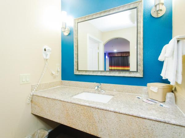 Home Place Inn : photo 10 de la chambre chambre 2 lits queen-size - non-fumeurs