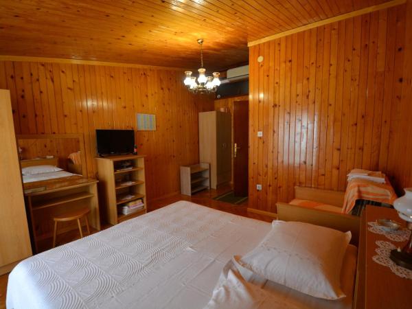 Apartman Ivana : photo 1 de la chambre chambre double avec salle de bains privative