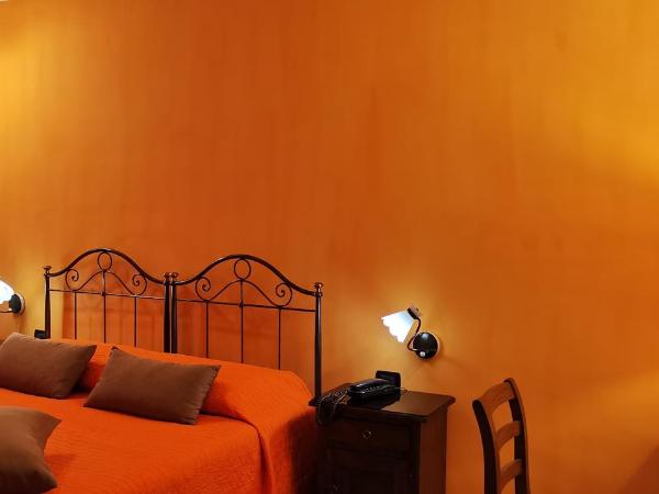 Hotel Neapolis : photo 10 de la chambre chambre double ou lits jumeaux