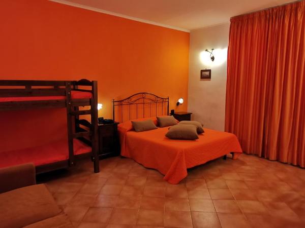 Hotel Neapolis : photo 2 de la chambre chambre triple