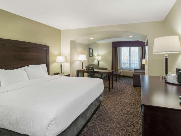 La Quinta by Wyndham Las Vegas Airport South : photo 7 de la chambre suite 1 chambre lit king-size avec canapé-lit - non-fumeurs