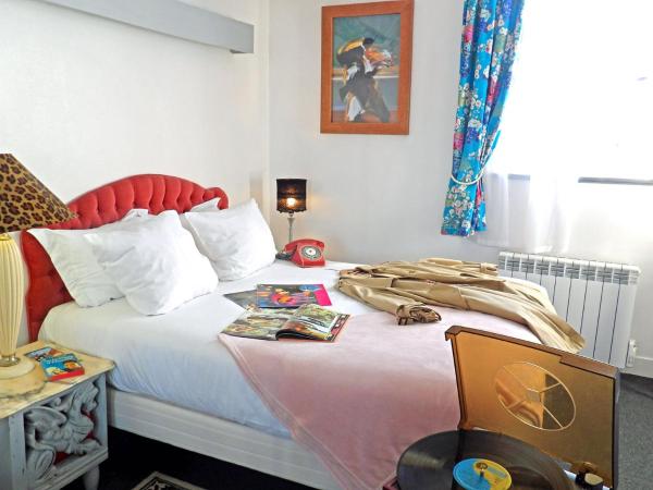 Detective Hotel : photo 2 de la chambre chambre double confort - clouseau