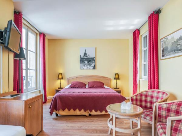 Hôtel Du Théâtre Centre Historique - Parking Souterrain Gratuit : photo 1 de la chambre chambre familiale