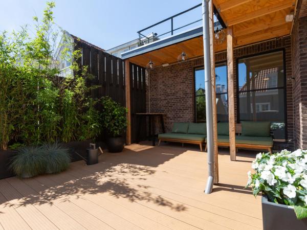 Pink Flamingo Boutique Hostel : photo 8 de la chambre chambre double ou lits jumeaux deluxe - vue sur ville