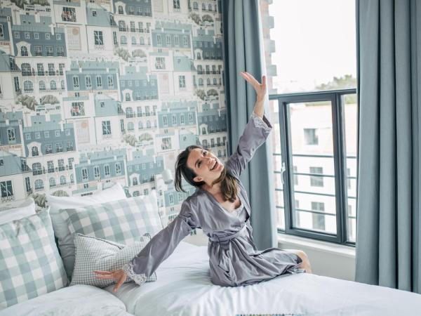 Pink Flamingo Boutique Hostel : photo 4 de la chambre chambre double ou lits jumeaux deluxe - vue sur ville