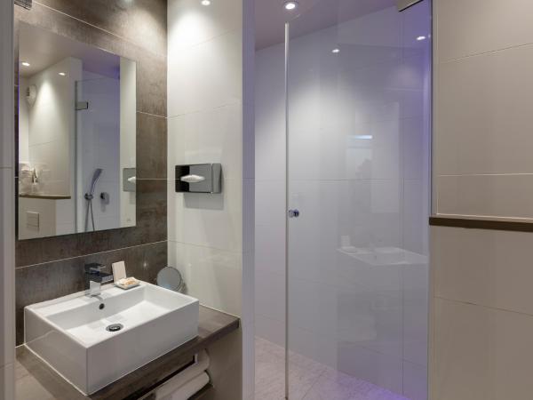 Best Western Plus Le Lavarin : photo 2 de la chambre chambre lit queen-size classique