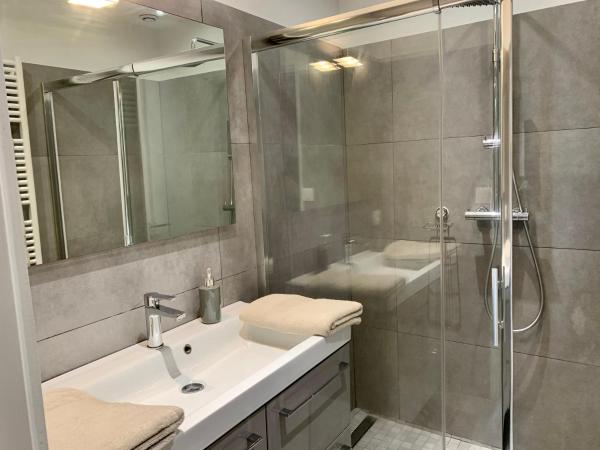 Villa d'hôtes Graine de Pin : photo 3 de la chambre chambre double - vue sur jardin