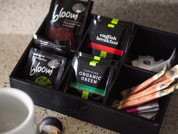 Ocean Breeze Hotel : photo 10 de la chambre suite 2 chambres avec vue sur le port