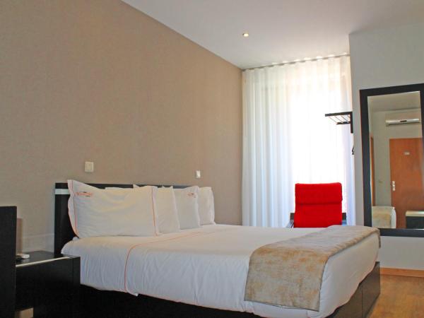 Vivacity Porto - Rooms & Apartments : photo 5 de la chambre chambre double avec lit d'appoint