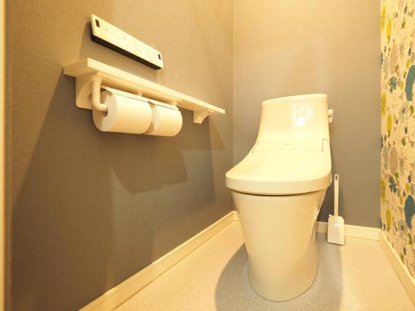 Family Tree Guest House : photo 5 de la chambre chambre triple avec salle de bains privative