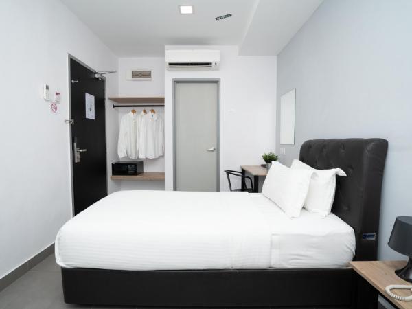 B Lot Hotel : photo 4 de la chambre chambre lits jumeaux deluxe sans fenêtre