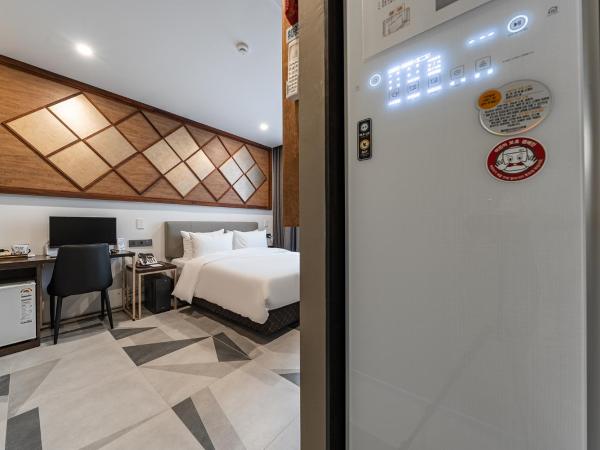 Hotel RU136 : photo 9 de la chambre grande chambre double