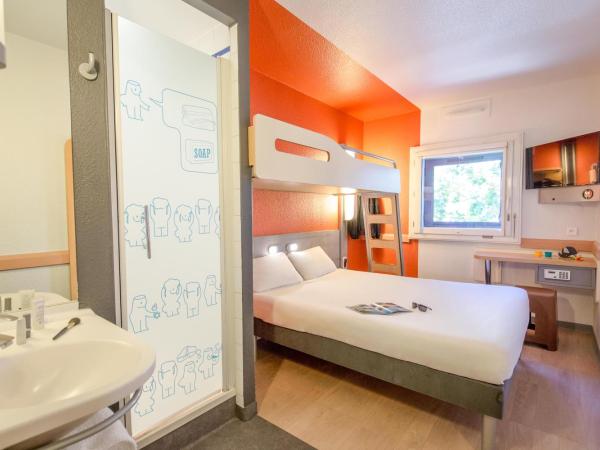 Ibis Budget Marseille Timone : photo 4 de la chambre chambre triple