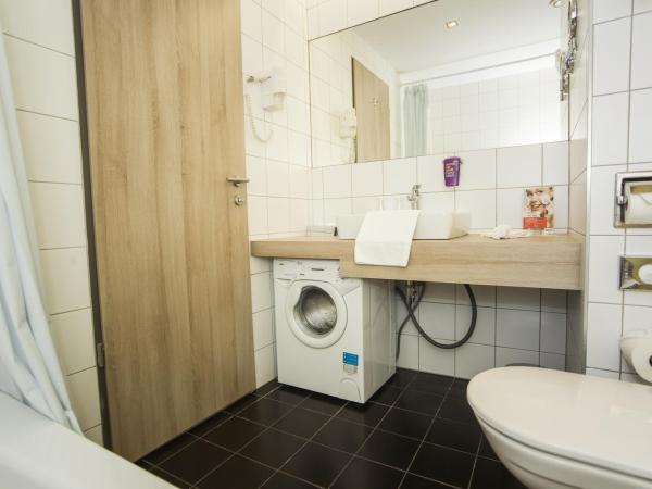 Park Inn By Radisson Budapest : photo 5 de la chambre suite junior