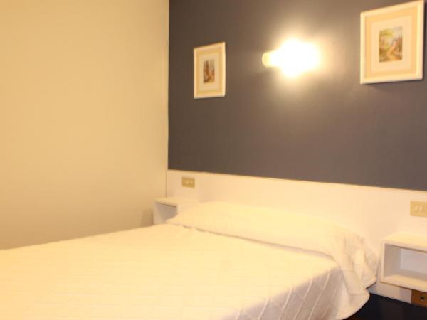 Hotel Fuente La Plata : photo 2 de la chambre chambre double ou lits jumeaux