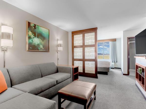 Hyatt Place Salt Lake City Airport : photo 7 de la chambre chambre lit king-size avec canapé-lit - Étage supérieur