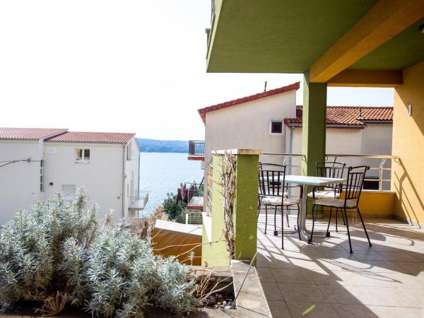 AGA beach suites : photo 2 de la chambre suite avec terrasse 