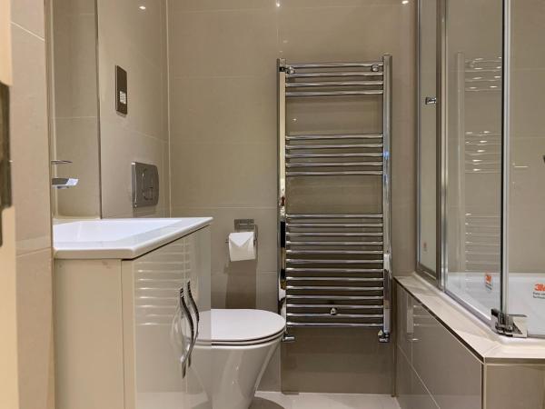 Greenwich Stay : photo 3 de la chambre chambre double avec salle de bains commune