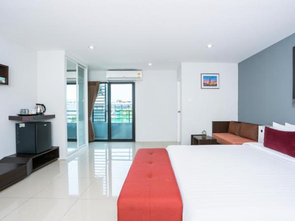 De Botan Srinakarin Hotel & Residence : photo 7 de la chambre suite junior lit king-size