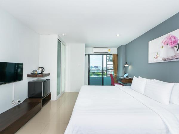 De Botan Srinakarin Hotel & Residence : photo 9 de la chambre chambre super lit king-size deluxe