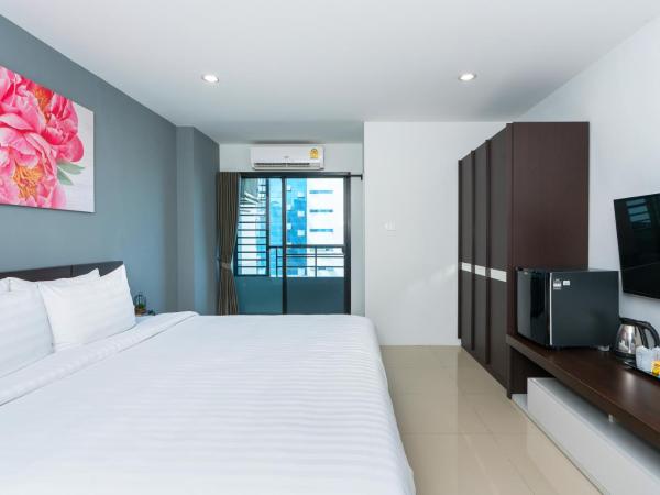 De Botan Srinakarin Hotel & Residence : photo 8 de la chambre chambre super lit king-size deluxe