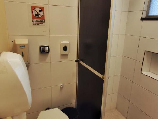 Rio Deal Guest House : photo 3 de la chambre chambre double avec salle de bains privative