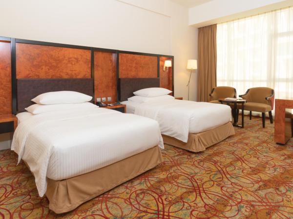 Millennium Airport Hotel Dubai : photo 5 de la chambre superior twin room, complimentary shuttle to dxb airport terminal 1 & 3