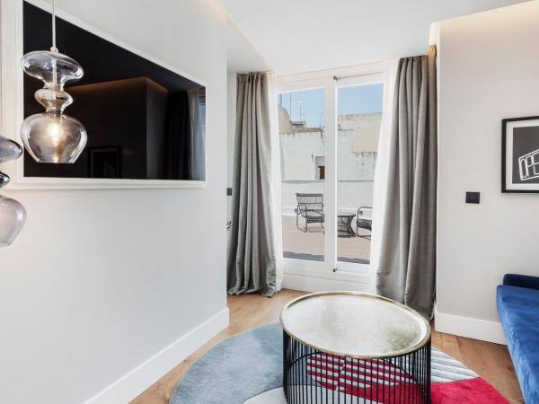 One Shot Palacio Conde de Torrejón 09 : photo 1 de la chambre chambre en duplex