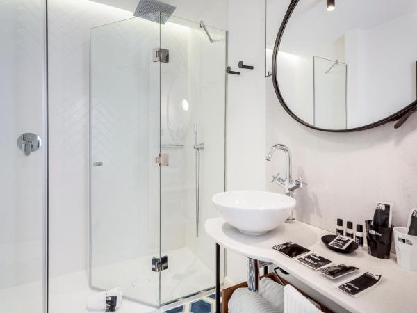 One Shot Palacio Conde de Torrejón 09 : photo 3 de la chambre chambre en duplex