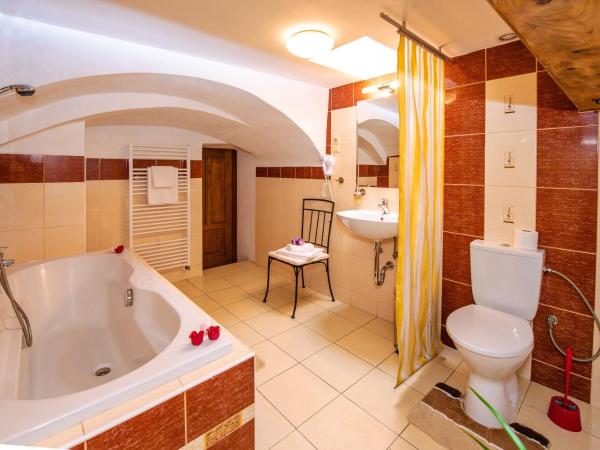 Ubytování u BÍLÉ PANÍ : photo 5 de la chambre chambre triple