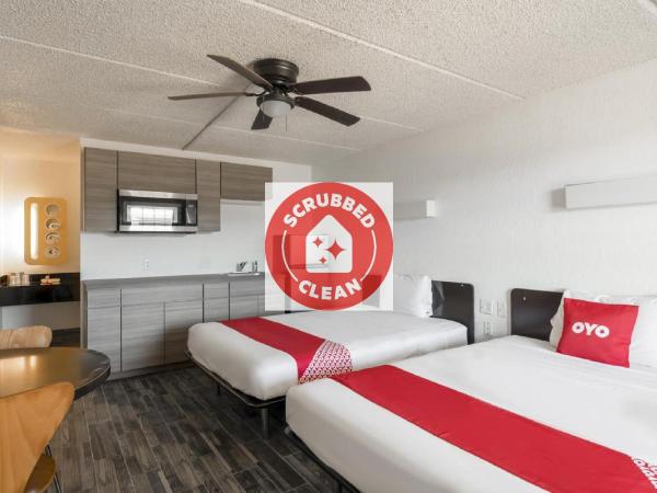 OYO Hotel Houston Katy Freeway : photo 5 de la chambre chambre avec 2 grands lits queen-size 