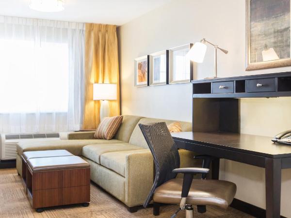 Staybridge Suites West Edmonton, an IHG Hotel : photo 7 de la chambre suite studio lit king-size