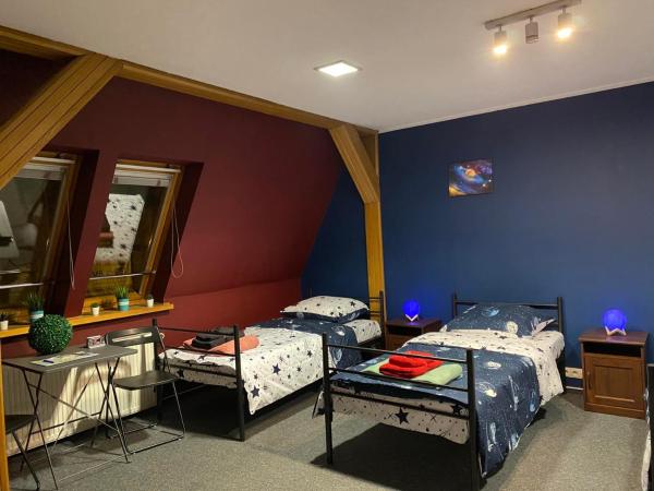 Hostel Galaxy : photo 9 de la chambre lit simple dans dortoir pour hommes