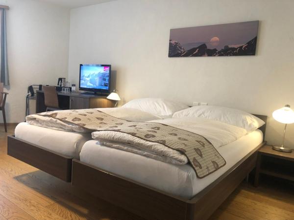 Hotel Crystal Interlaken : photo 1 de la chambre standard triple room (20-23m2)