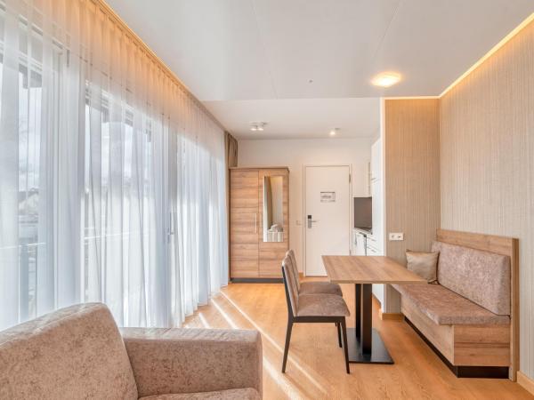 WESTSIDE Hotel : photo 10 de la chambre appartement supérieur