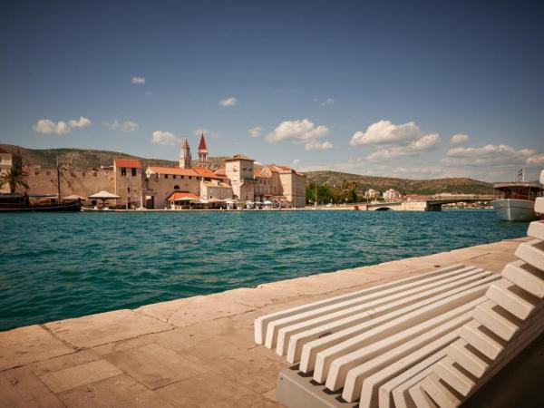Villa Kudelik - Stone Story : photo 8 de la chambre appartement de luxe avec jacuzzi