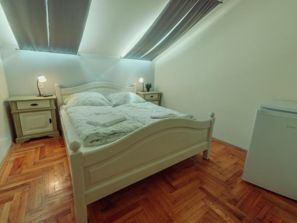 Pater Apartments and Rooms : photo 1 de la chambre chambre double