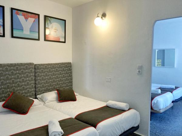 Hostal Paco Marbella : photo 5 de la chambre chambre quadruple
