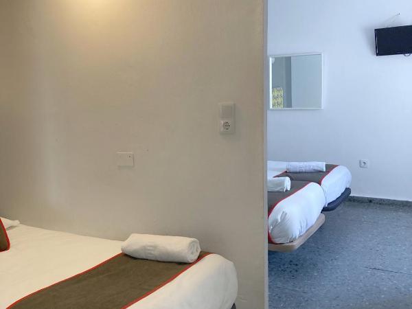 Hostal Paco Marbella : photo 4 de la chambre chambre quadruple