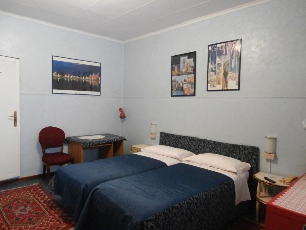 Albergo Junior : photo 4 de la chambre chambre double ou lits jumeaux avec salle de bains privative