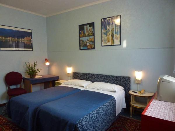 Albergo Junior : photo 1 de la chambre chambre double ou lits jumeaux avec salle de bains privative