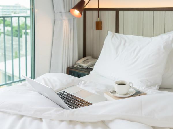 Hotel Amber Sukhumvit 85 : photo 6 de la chambre suite avec balcon