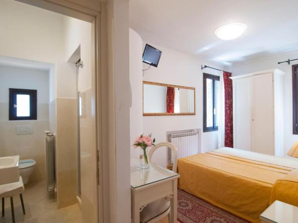 Albergo ai Tolentini : photo 4 de la chambre chambre double ou lits jumeaux standard