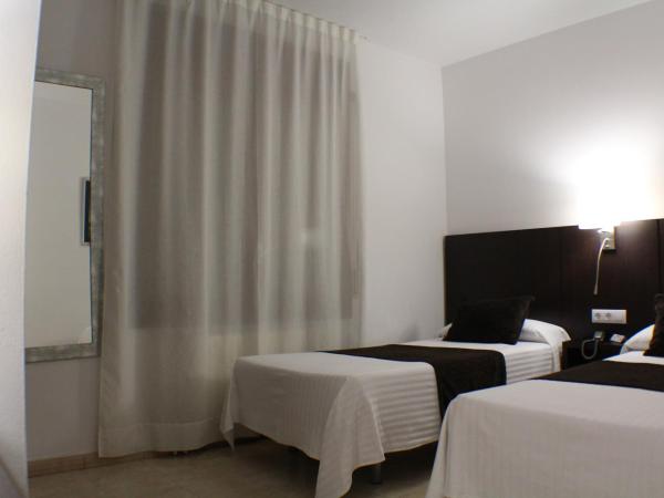 Hotel Marfany : photo 5 de la chambre chambre triple